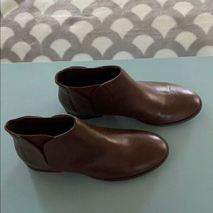 Unisa Brown Flat Ankle Boots